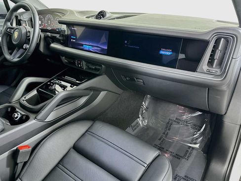 Certified 2026 Porsche Cayenne Coupe AWD/4WD image 30