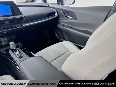Used 2024 Toyota Prius XLE FWD image 23