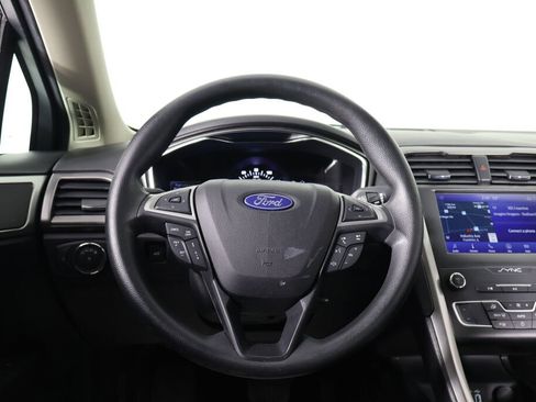 Used 2020 Ford Fusion SE image 31