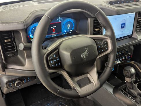 New 2025 Ford Bronco Badlands image 4