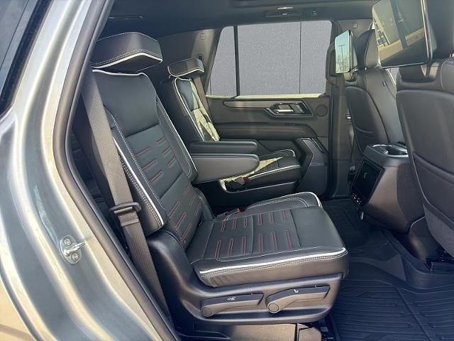 Used 2025 GMC Yukon AT4 Ultimate w/ LPO, Illumination Package AWD/4WD image 49