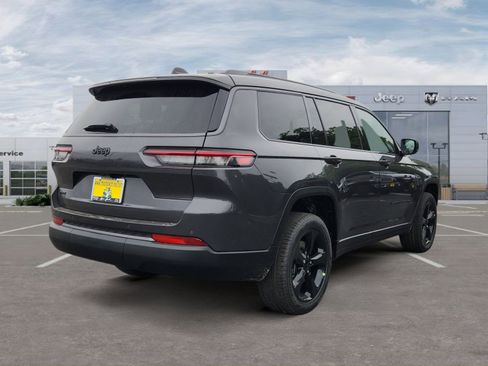 New 2026 Jeep Grand Cherokee L Limited w/ Limited Altitude Package AWD/4WD image 5