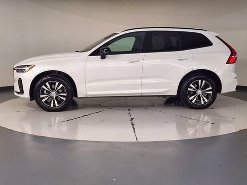 Certified 2025 Volvo XC60 B5 Core AWD/4WD image 5