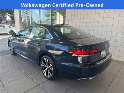 Certified 2022 Volkswagen Passat 2.0T SE image 9