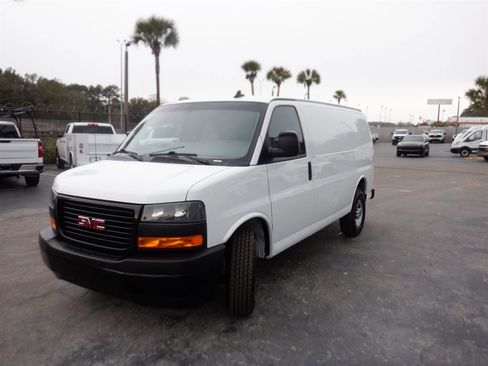 Used 2023 GMC Savana 2500 w/ Driver Convenience Package image 16