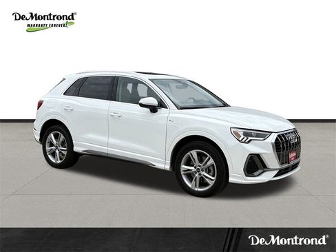 Used 2023 Audi Q3 2.0T Premium w/ Convenience Package image 3