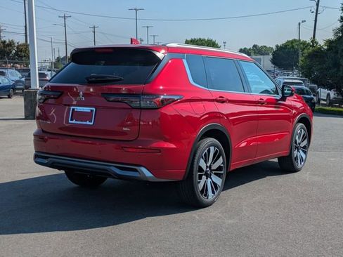 New 2025 Mitsubishi Outlander SEL image 3