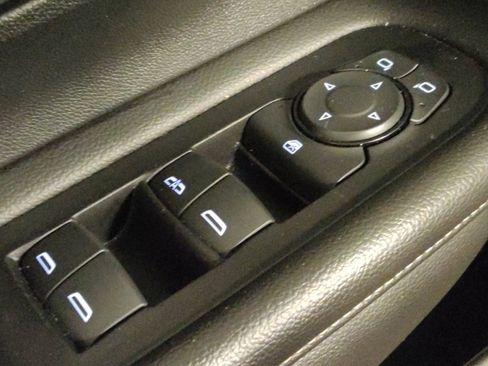 Used 2023 GMC Terrain SLE w/ Driver Convenience Package FWD image 27