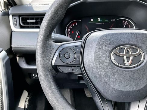 Used 2025 Toyota RAV4 XLE AWD/4WD image 24