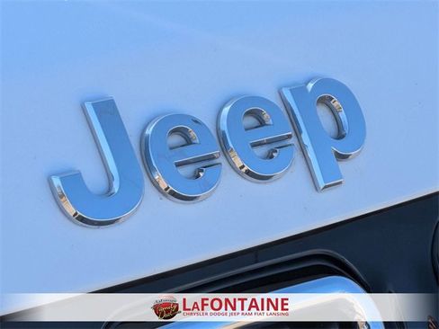 Certified 2023 Jeep Compass Limited image 9