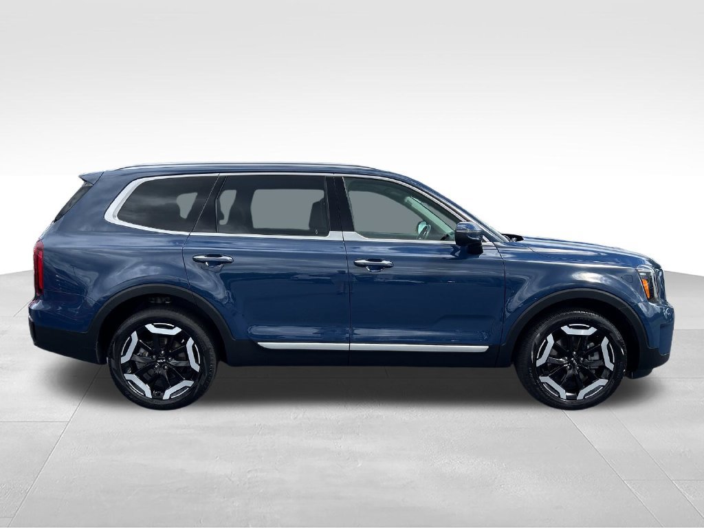 Used 2024 Kia Telluride S AWD/4WD image 6