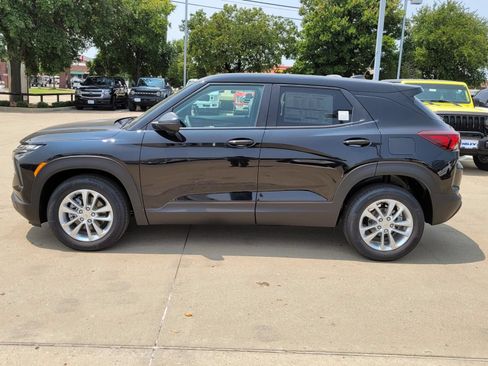 New 2026 Chevrolet TrailBlazer LS w/ LS Convenience Package FWD image 2