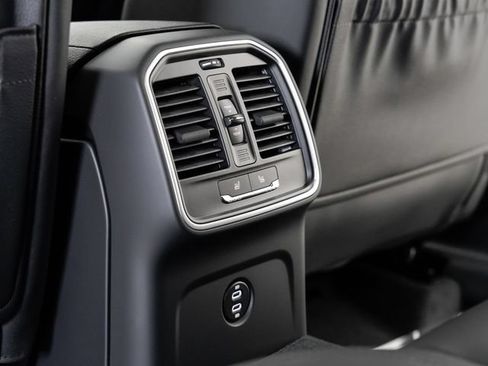 Certified 2026 Porsche Macan AWD/4WD image 25