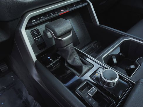 Used 2024 Toyota Tundra Limited image 31