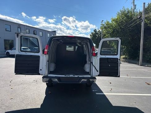 Used 2018 GMC Savana 2500 w/ Driver Convenience Package RWD image 7