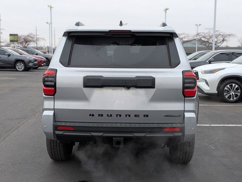 Used 2025 Toyota 4Runner TRD Off-Road Premium image 5