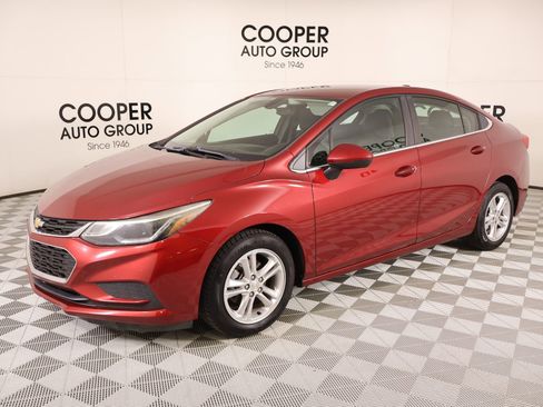 Used 2018 Chevrolet Cruze LT w/ Convenience Package image 10