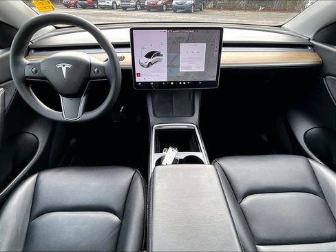 Used 2021 Tesla Model Y Long Range image 13