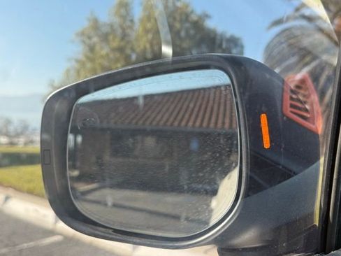 Used 2022 Subaru Crosstrek 2.0i Premium w/ Moonroof Package image 18