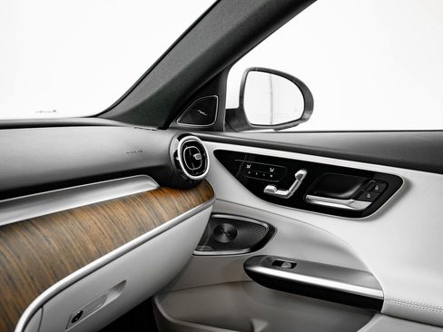 Used 2024 Mercedes-Benz C 300 4MATIC Sedan image 34