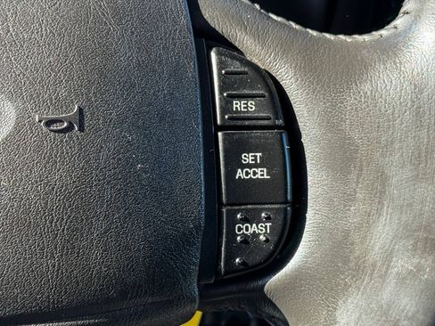 Used 2005 Ford Excursion XLT AWD/4WD image 36