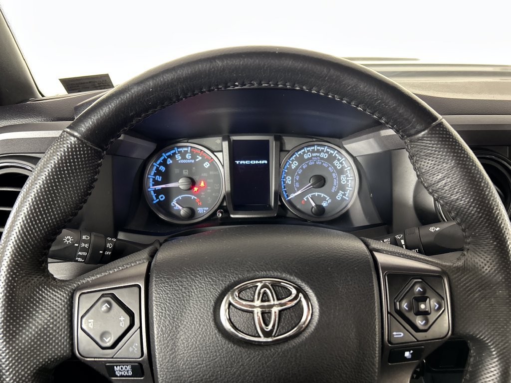 Used 2022 Toyota Tacoma TRD Sport AWD/4WD image 14