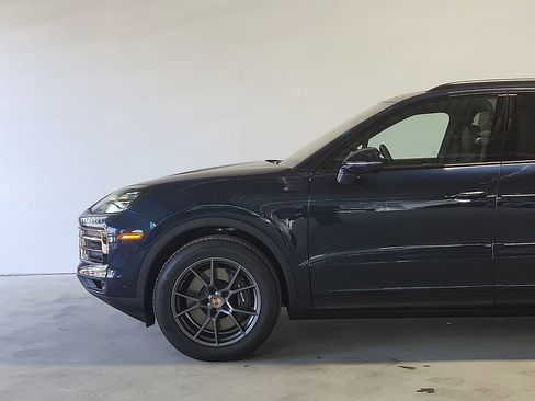 New 2026 Porsche Cayenne image 6