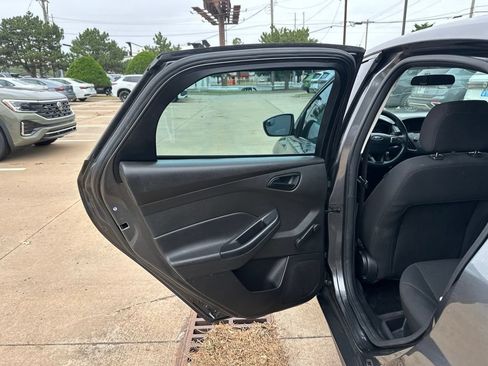 Used 2016 Ford Focus S FWD image 12