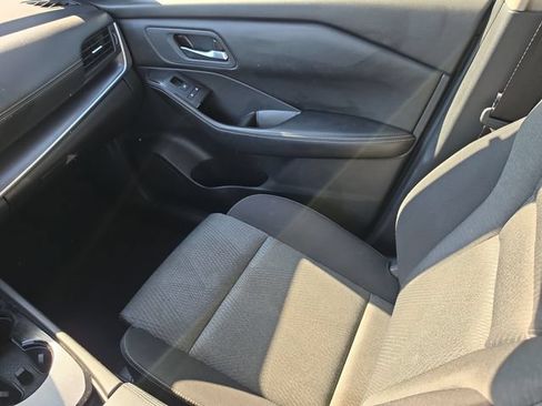 Certified 2025 Nissan Rogue SV FWD image 16