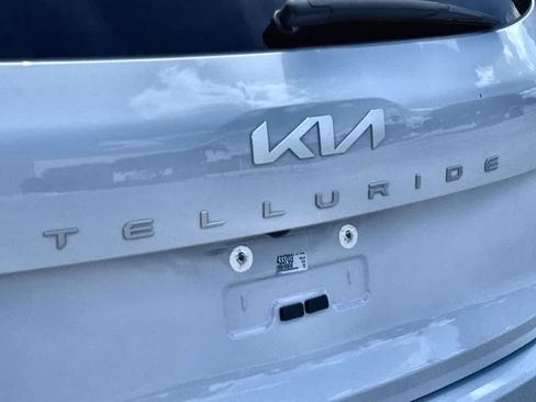 Used 2024 Kia Telluride LX FWD image 10