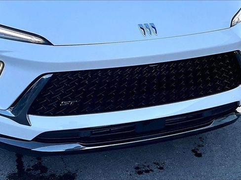 Used 2024 Buick Envision Sport Touring image 28