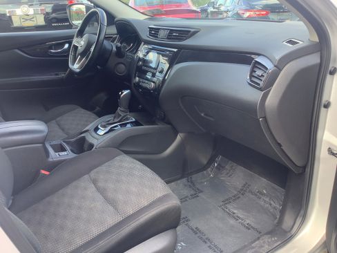 Used 2017 Nissan Rogue Sport SV w/ SV All-Weather Package image 15