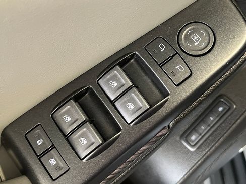 Used 2019 Chevrolet Tahoe LT AWD/4WD image 34