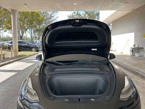 Used 2022 Tesla Model Y Performance image 12