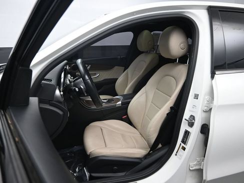 Used 2020 Mercedes-Benz C 300 Sedan image 20