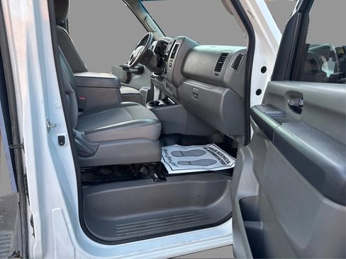Used 2021 Nissan NV 3500 SV RWD image 21