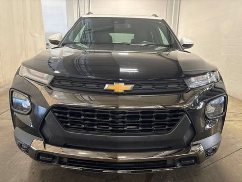 Used 2023 Chevrolet TrailBlazer ACTIV w/ Convenience Package AWD/4WD image 3