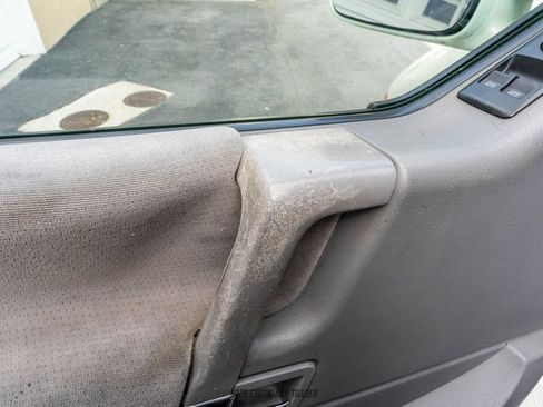 Used 2003 Volkswagen Eurovan MV image 34