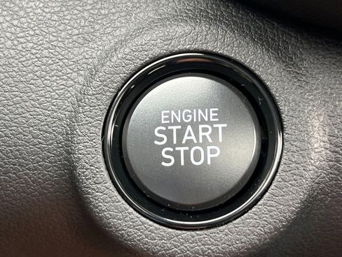 New 2025 Hyundai Venue SEL image 25