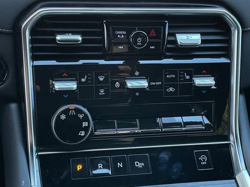 New 2026 Nissan Armada SL image 39