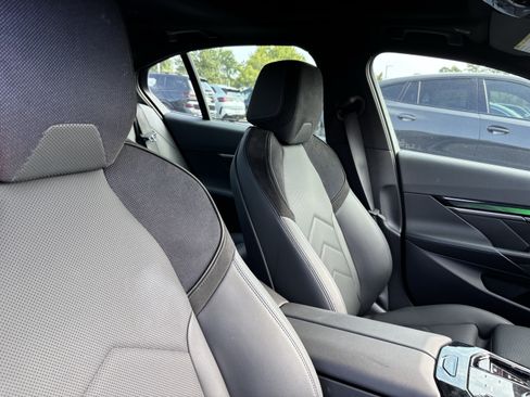 Used 2024 BMW i5 eDrive40i w/ M Sport Package RWD image 35