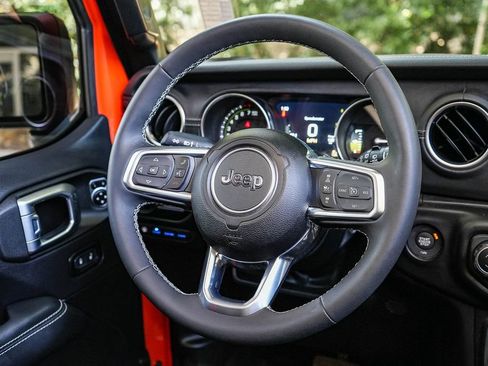 Used 2023 Jeep Wrangler Unlimited Sahara w/ Cold Weather Group AWD/4WD image 14