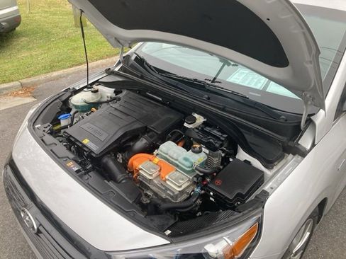 Used 2018 Hyundai Ioniq Limited image 11