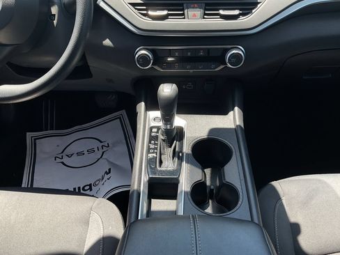 Used 2024 Nissan Altima 2.5 S FWD image 17
