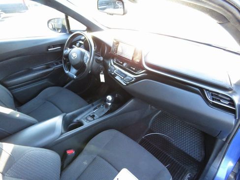 Used 2018 Toyota C-HR XLE image 14