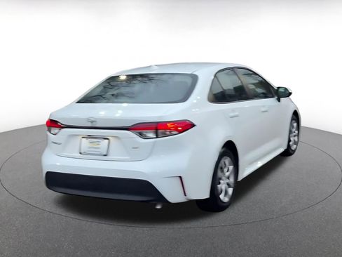 Used 2025 Toyota Corolla LE image 15