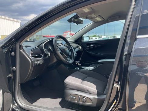 Used 2022 Chevrolet Malibu LT FWD image 3
