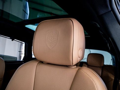 Used 2023 Porsche Macan image 35