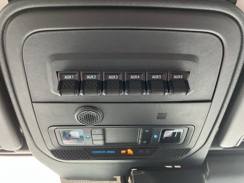 Used 2025 Ford Bronco Badlands image 25