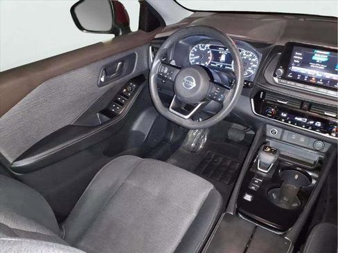 Used 2021 Nissan Rogue SV image 10